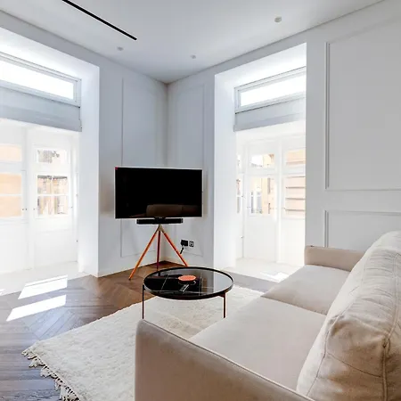 Апартаменты Opulent Elegance In Lux Retreat