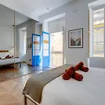 Opulent Elegance In Lux Retreat