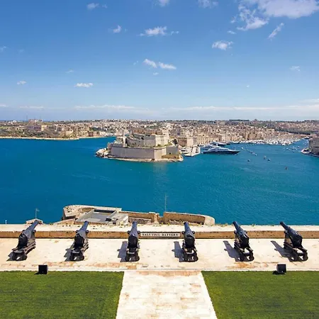 Apartment Opulent Elegance In Lux Retreat