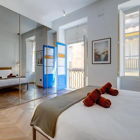 Opulent Elegance In Lux Retreat