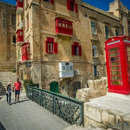 Opulent Elegance In Lux Retreat La Valletta
