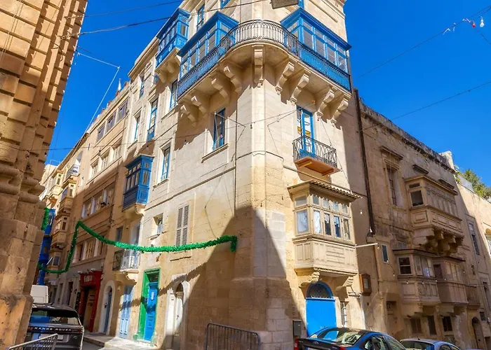 Opulent Elegance In Lux Retreat