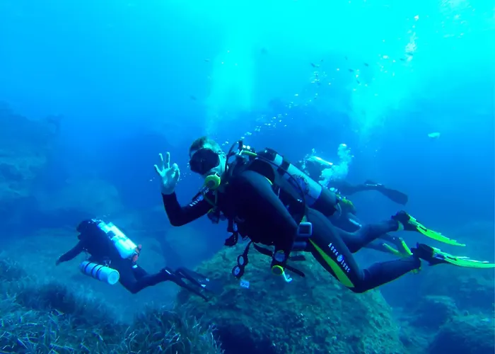 Opulent Elegance In Lux Retreat Apartment