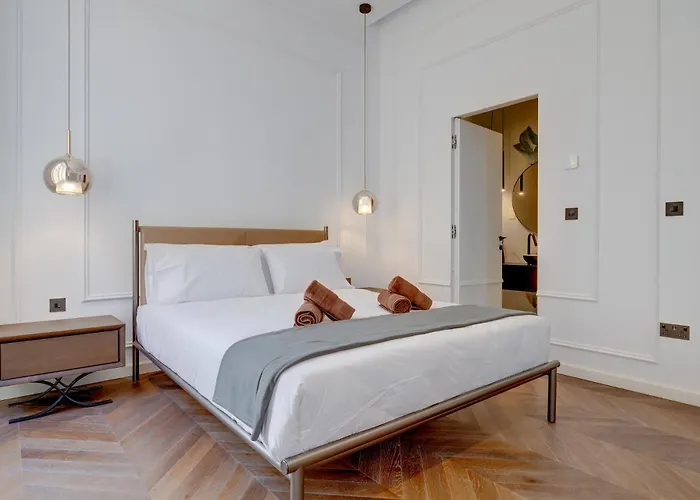 Opulent Elegance In Lux Retreat